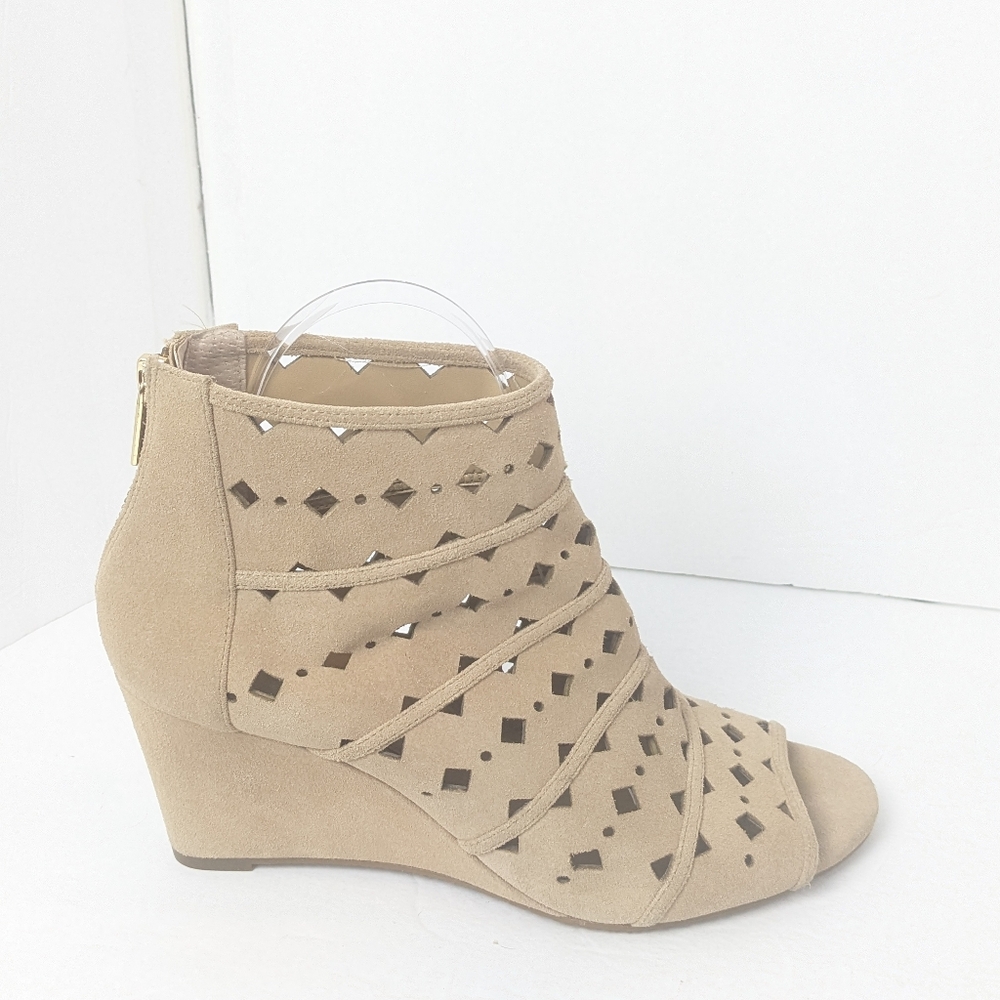 Michael Kors Uma Wedge - Picture 8 of 16